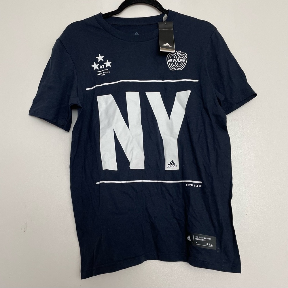Men’s Adidas New York Never Sleep Amplifiers Tee Navy Size Small